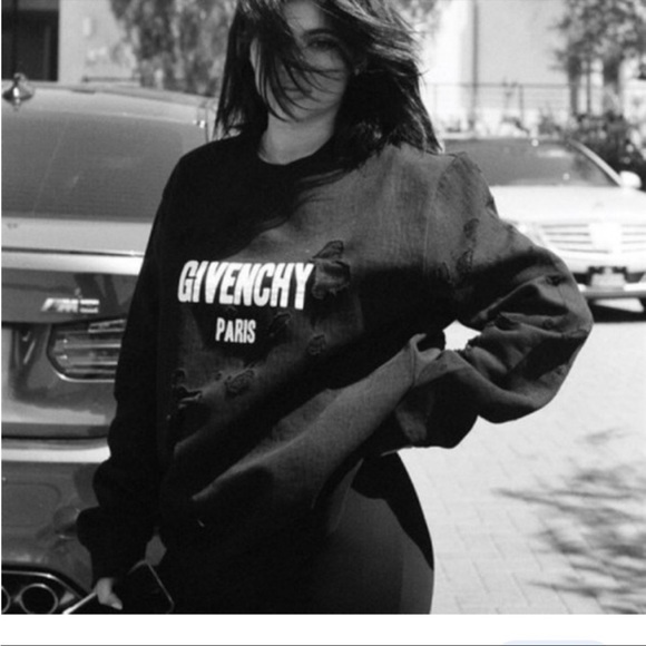 Givenchy sweatshirt. - Picture 8 of 17